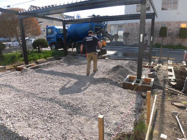 春爛漫　桜の季節ですね。外構工事の季節です(笑)
